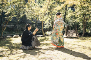 揚輝荘で秋の和装前撮りロケーション　プロポーズ