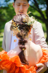 新緑の庄内緑地公園で前撮りロケーション　洋装花嫁ヘア