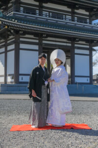 日泰寺で和装前撮りロケーション　綿帽子をかぶる花嫁