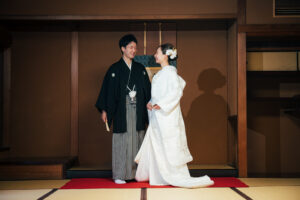 東山荘で和装白無垢ロケーション　立ち姿