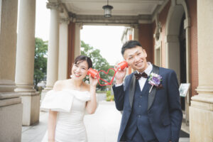 市政資料館で洋装ウェディングフォト　ハートの糸電話　撮影小道具　名古屋のロケ地