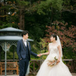 フラリエで前撮りウェディングフォト・新郎がエスコート